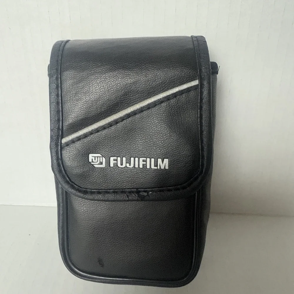FUJIFILM Endeavor 250ix ZOOM 25-55mm Film Camera with case Not tested